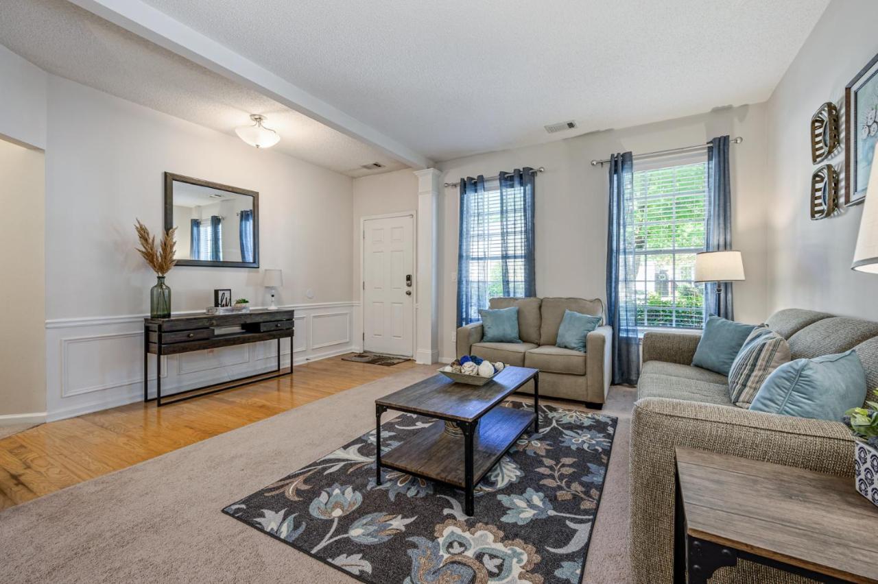 Enjoy This Amazing Home With Porch & Grill Near Dt Woodstock Exterior photo