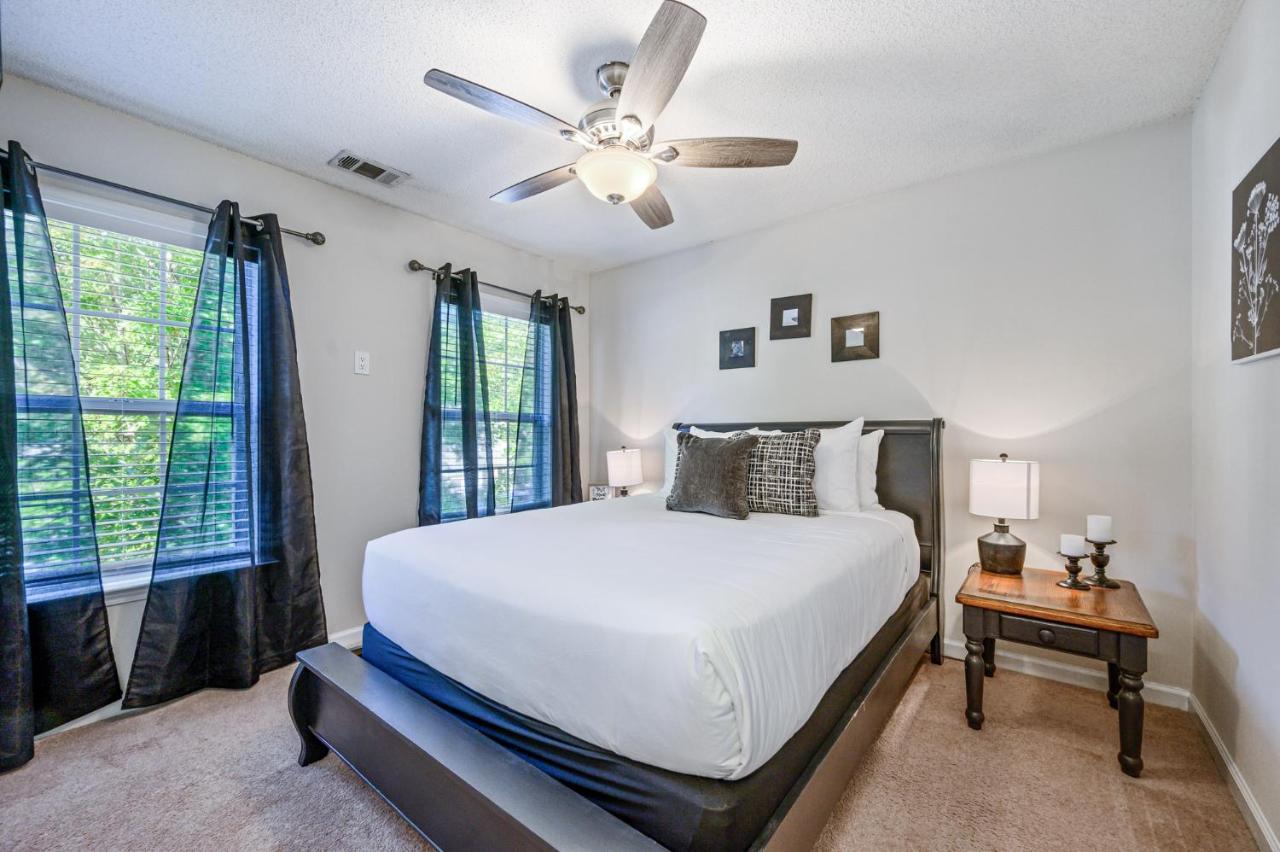 Enjoy This Amazing Home With Porch & Grill Near Dt Woodstock Exterior photo