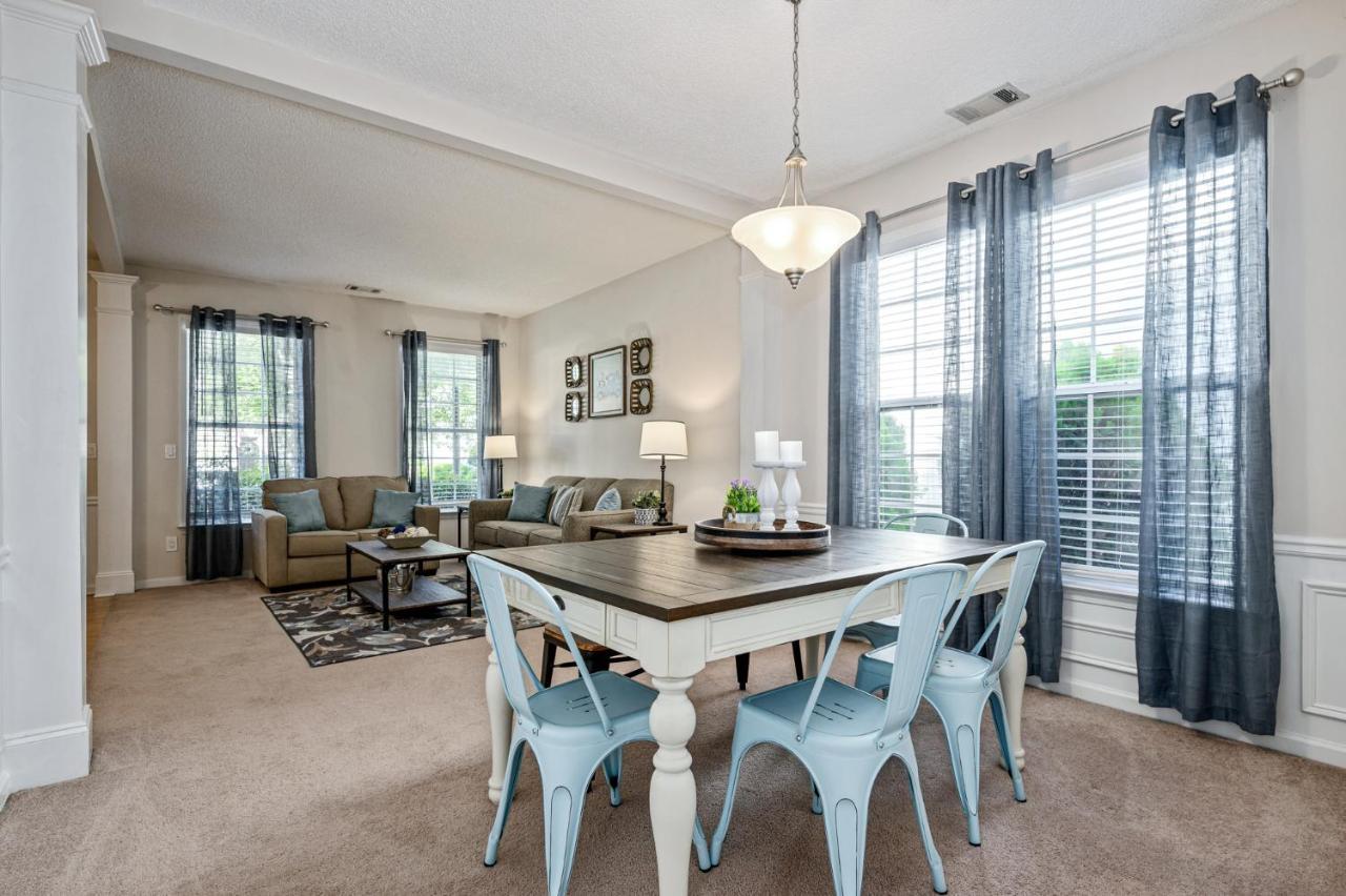 Enjoy This Amazing Home With Porch & Grill Near Dt Woodstock Exterior photo