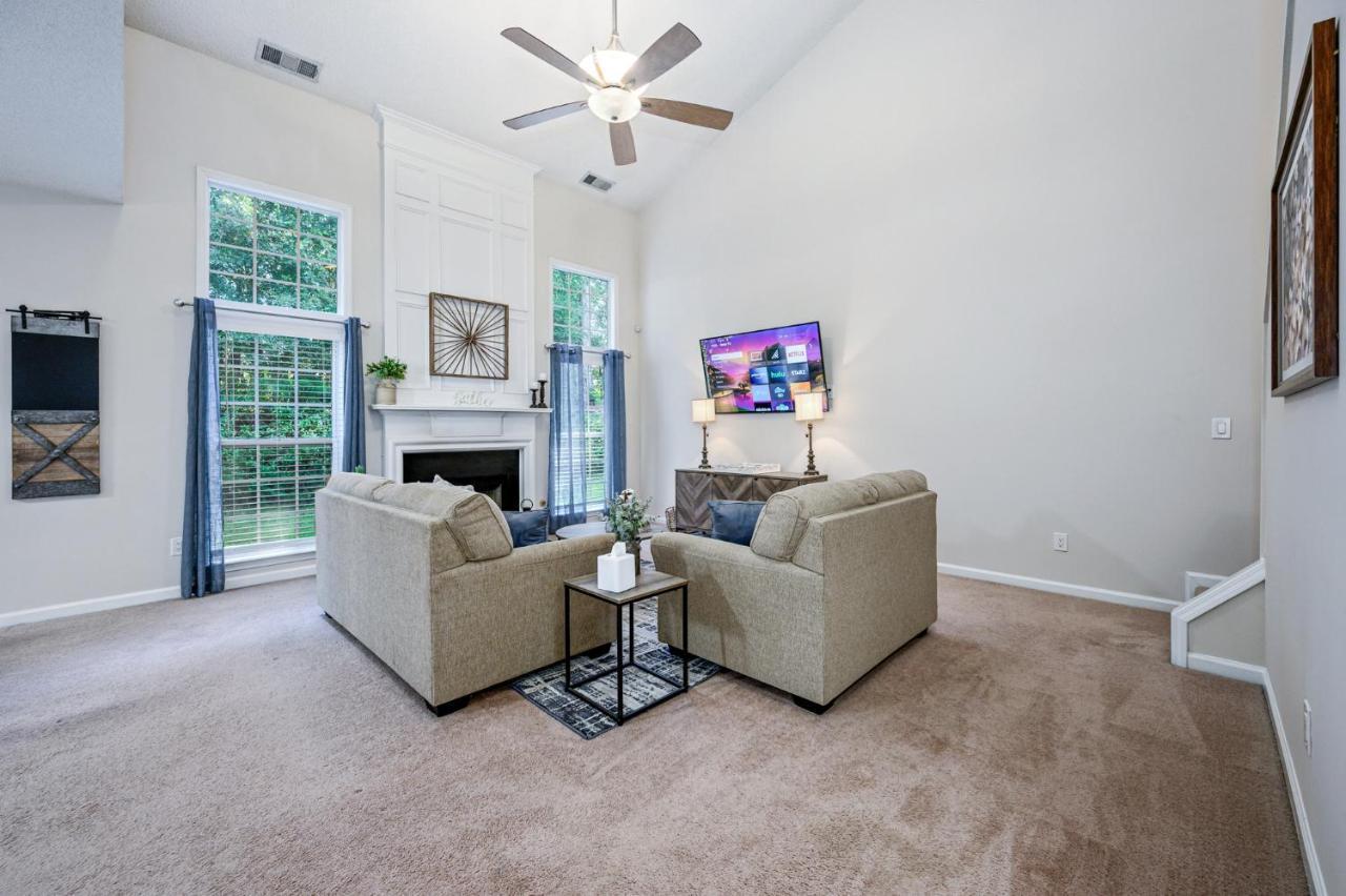 Enjoy This Amazing Home With Porch & Grill Near Dt Woodstock Exterior photo