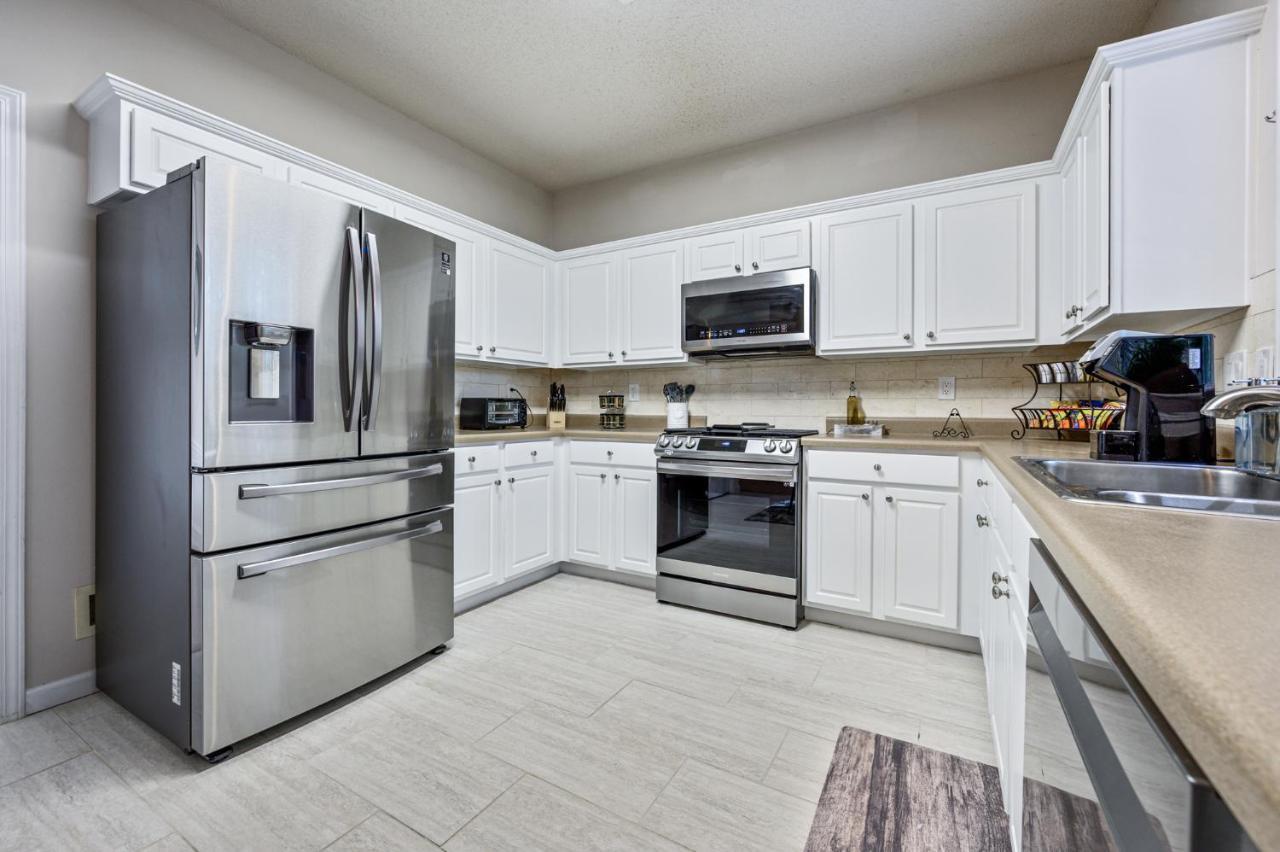 Enjoy This Amazing Home With Porch & Grill Near Dt Woodstock Exterior photo